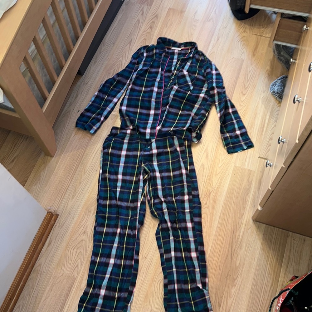 Victoria secret size small pajamas